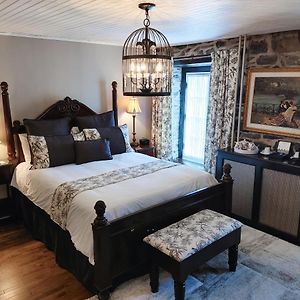 Classic Queen Room Third Floor