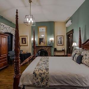 Prestige Queen Room Lower Floors